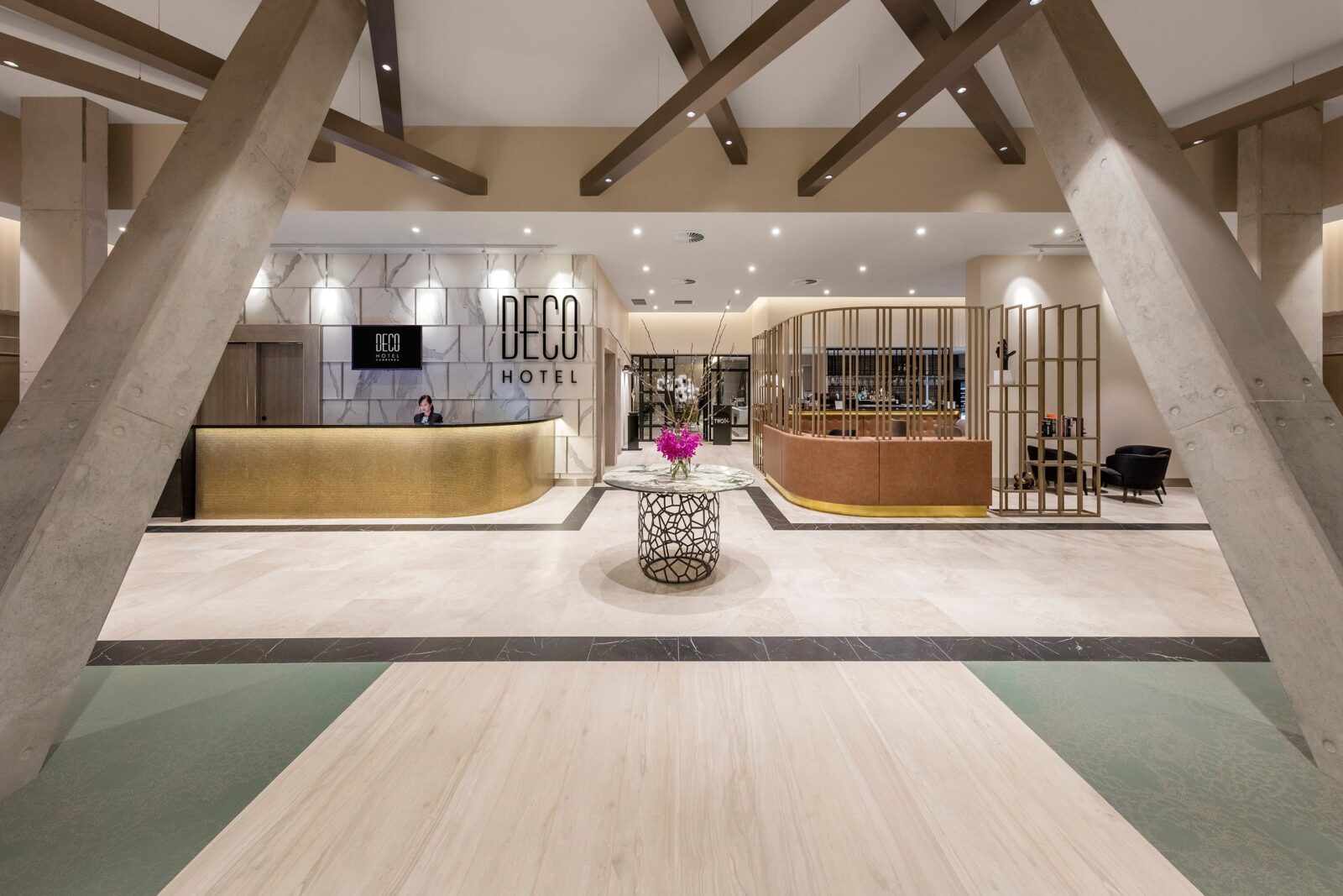 Deco Hotel Foyer