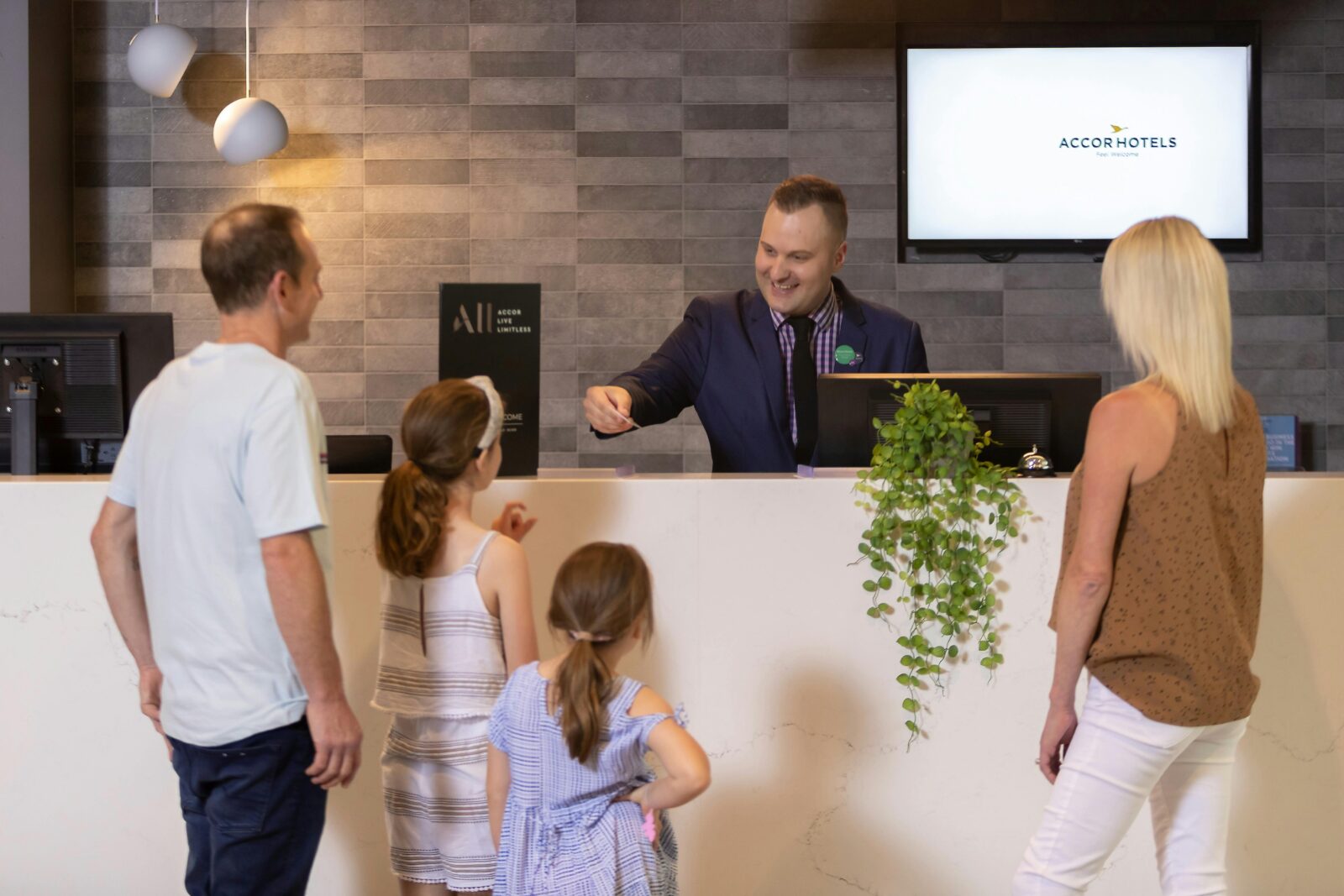 Large spacious reception