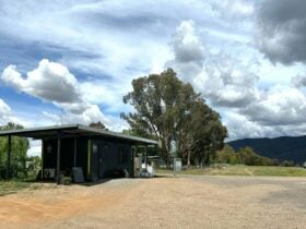 Photo of the micro-market at the front gate of Amberly Farm