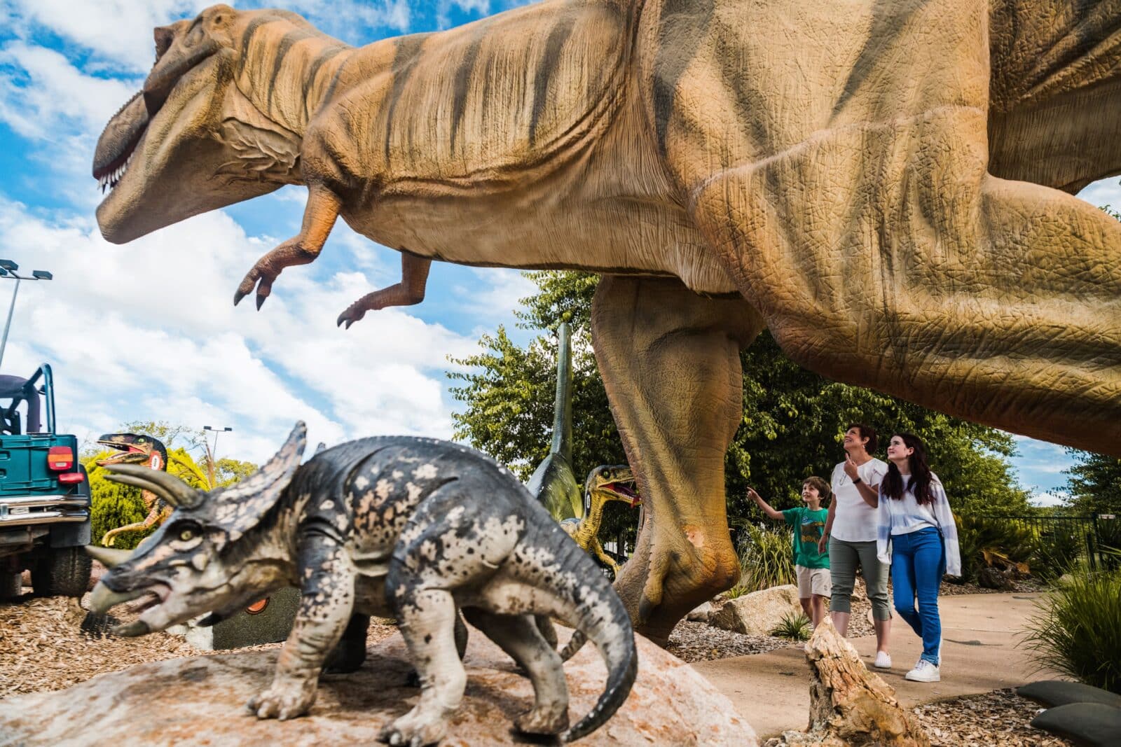 20 metre long T-rex