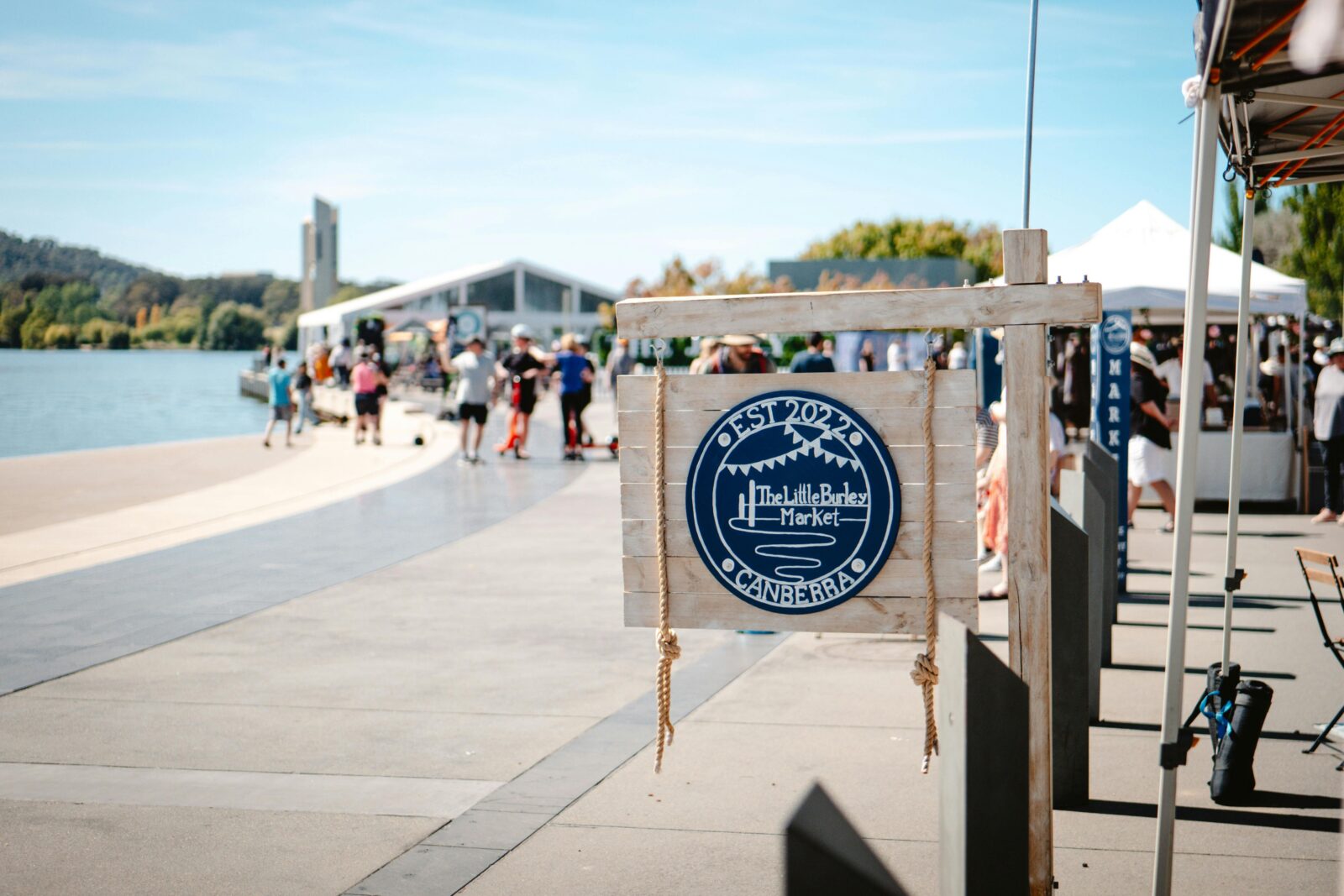 Market sign at the lake