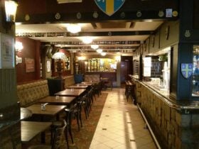 Traditional English style pub in the heart of Canberra