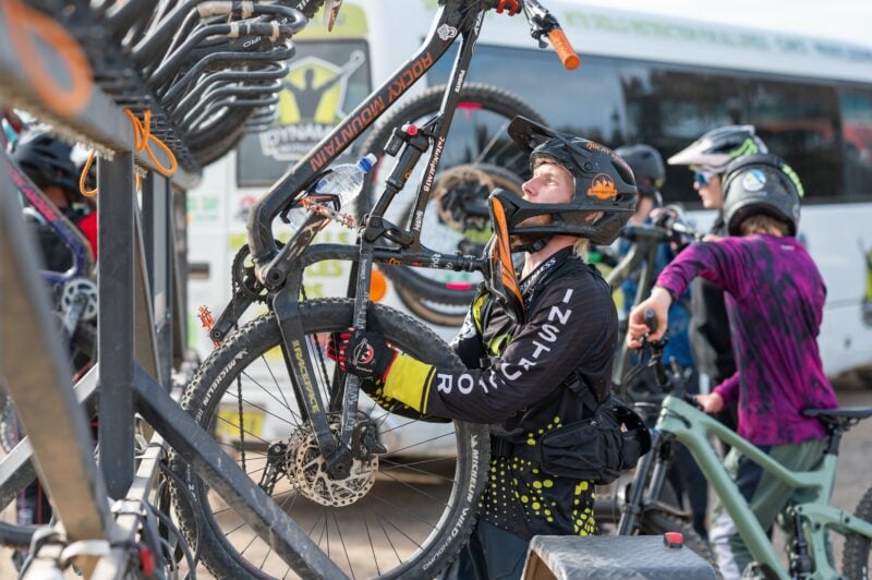 Easy loading shuttle trailers