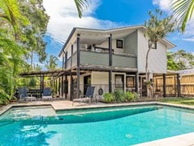 Bangallys - Byron Bay - Pool and Back of House