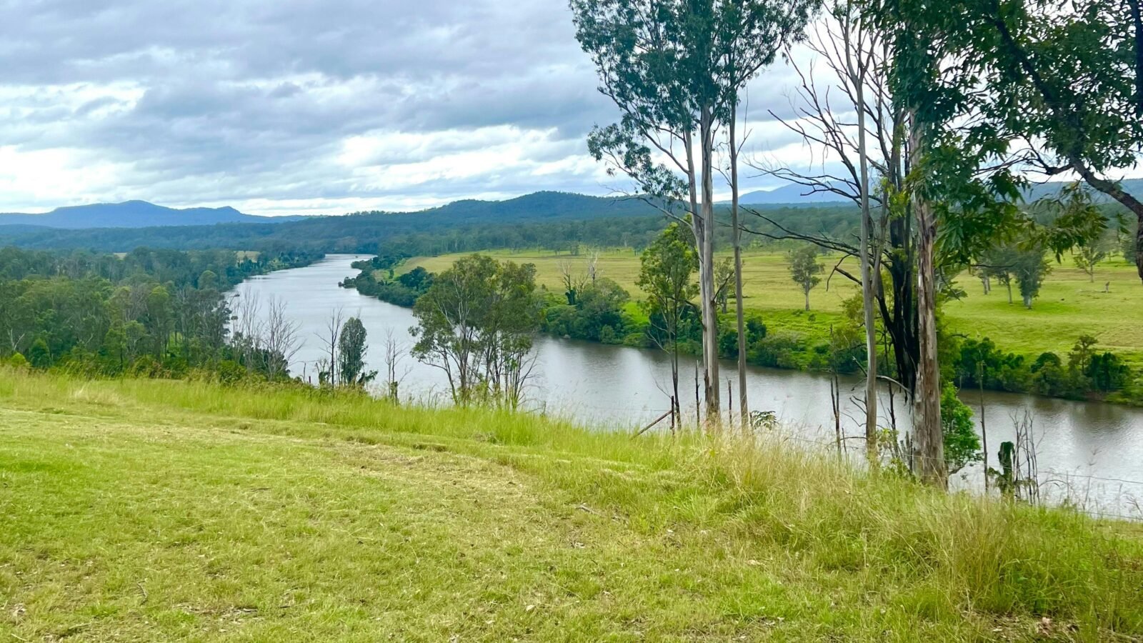 Clarence River frontage
