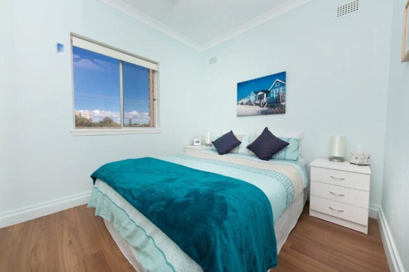 Main bedroom with Queen bed