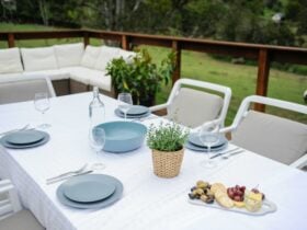 Outdoor deck with view to the mountains