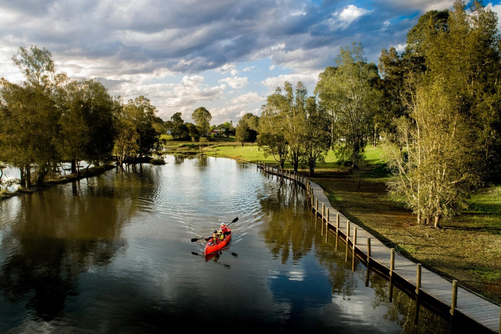 Leisure time kayaking on the beautiful Myall River in Bulahdelah