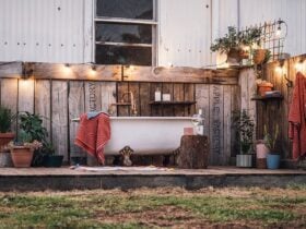 Relax at night in the outdoor bath and gaze up at the night sky