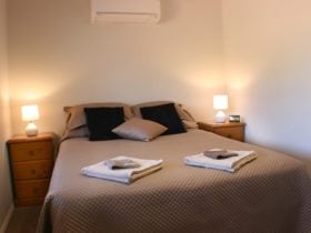 Bond Street Bed room