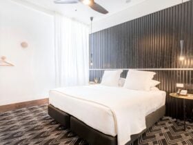 Deluxe King Bed - One of a newly renovated rooms! -