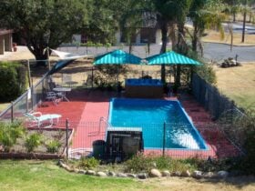 Colonial Inn Motel Pool
