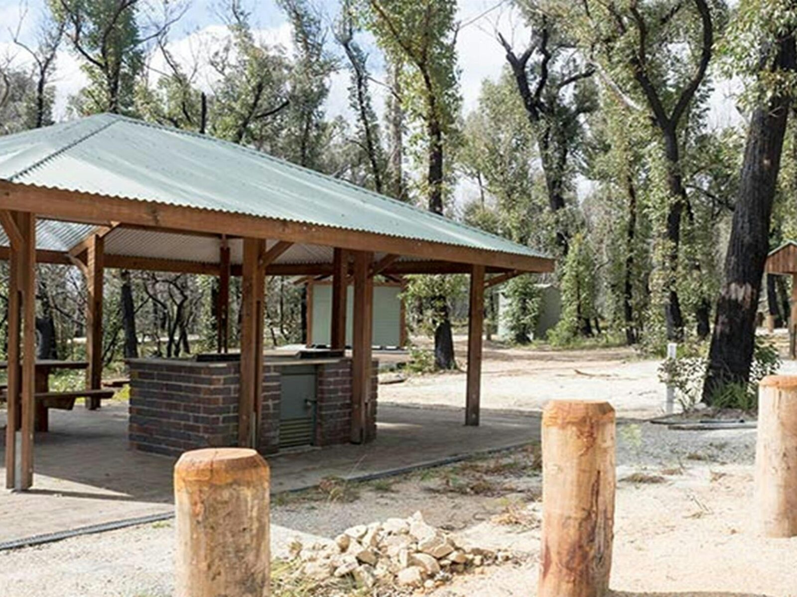 Sheltered barbecue facilities, Cypress Pine campground, Boonoo Boonoo National Park. Photo: Leah