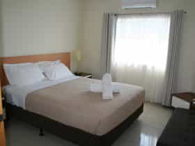 Dragon Phoenix Apartments