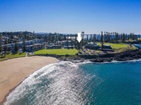 Moments to Beach, Coastal Walk, Cafes .. no need for a car, everything is on your doorstep!