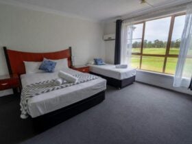 Golf Place Inn - Room Shot