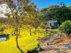 Hidden ValleyProperty 2.3 acres Cottage