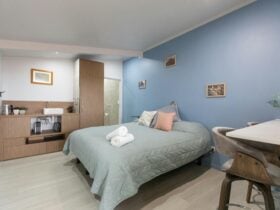 Le Roi Burrow luxury king size bed