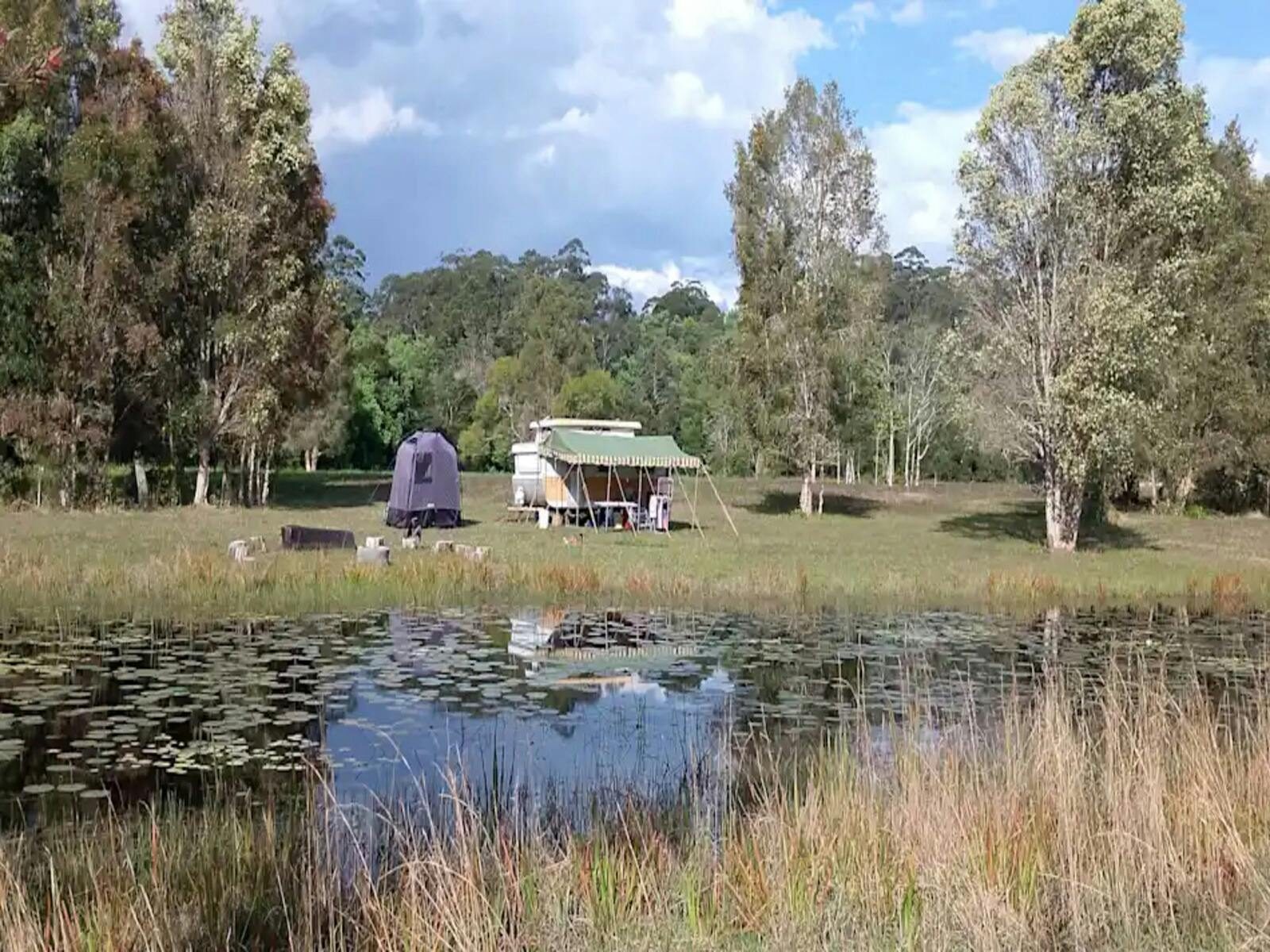 Scenic camping spot overlooking the dam
