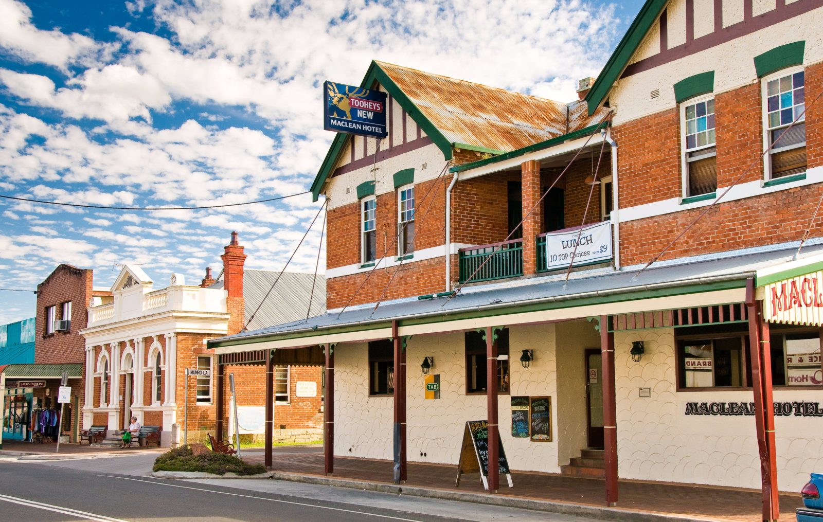 Maclean Hotel