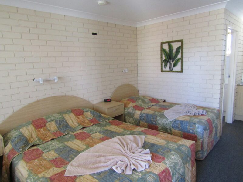 8 Queen Rooms, 1 Queen Bed and a Single Bed