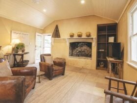 The School House - Lounge