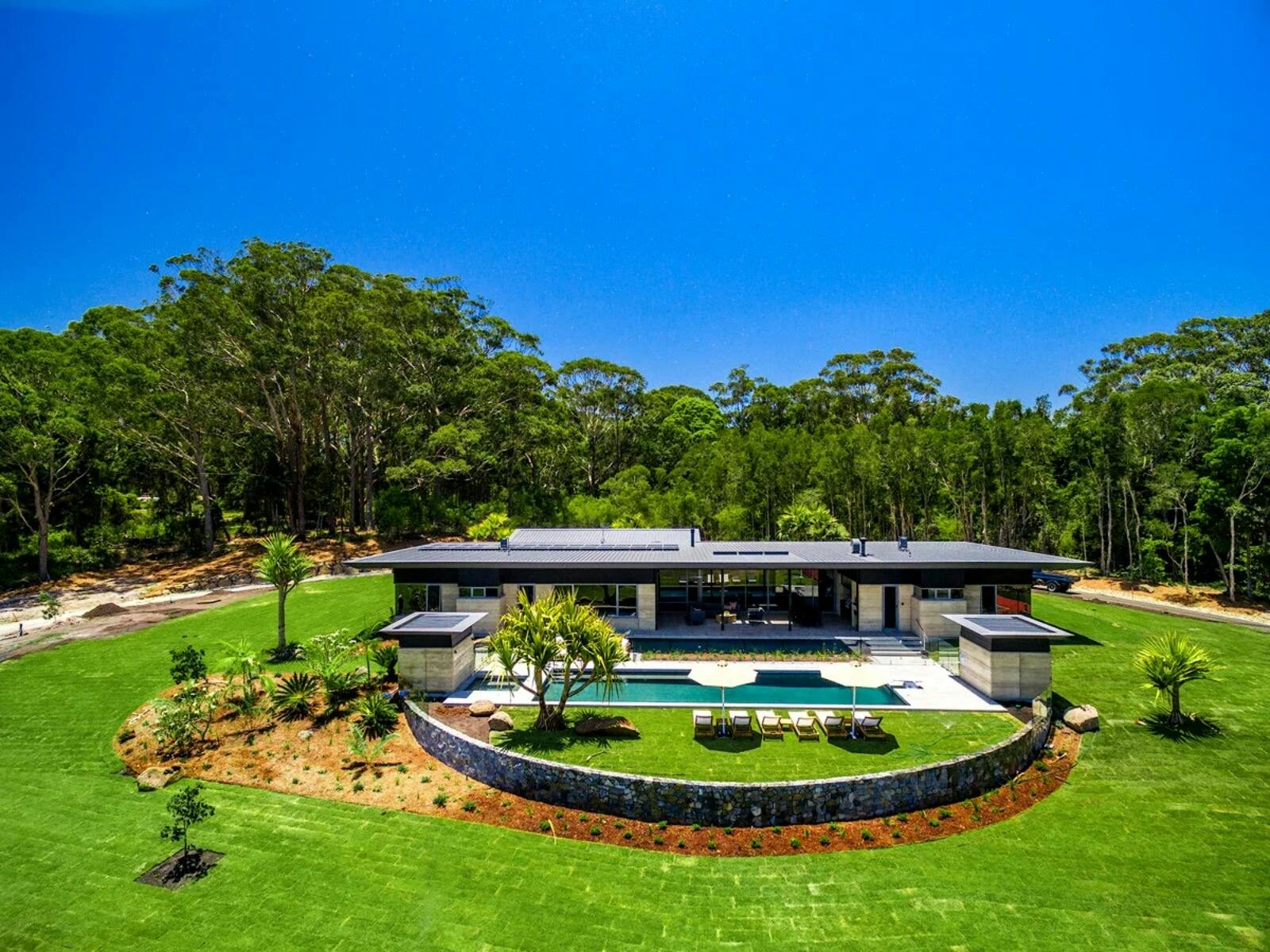 Effortless beauty in Byron Bay