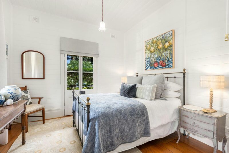 Queen bed