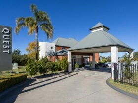 Quest Tamworth Entrance