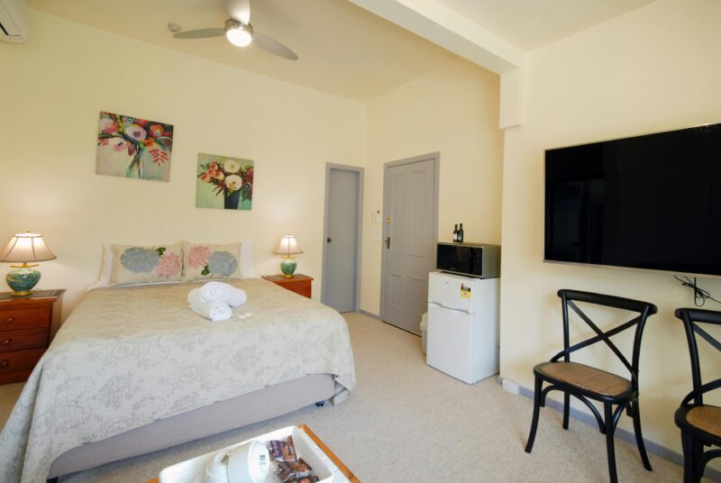 Sleeps 3 people