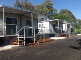 Sapphire City Caravan Park Cabin Exterior