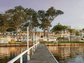 Accommodation Toukley Beachcomber Hotel