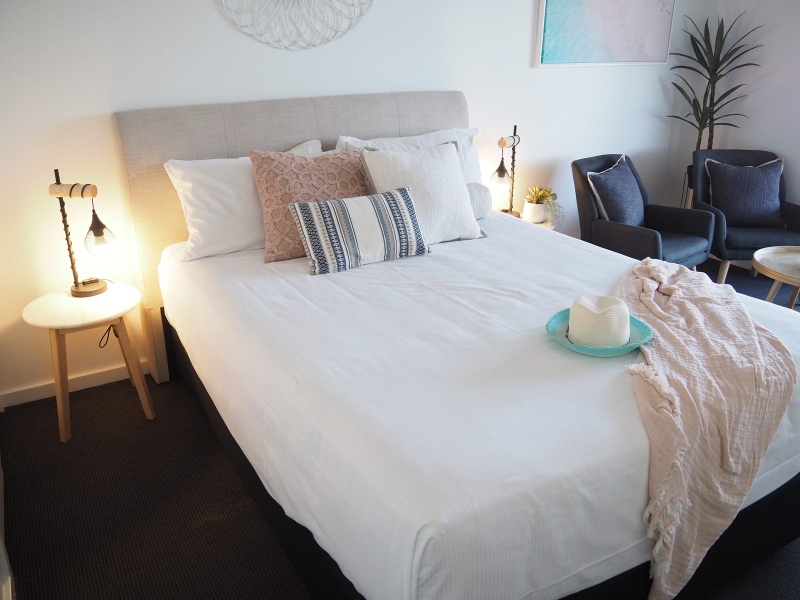 Superior Queen Lakeview Balcony Room