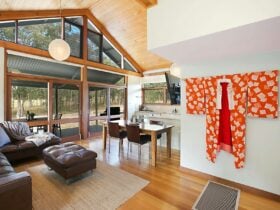 The Japanese Tea House lounge room and dining area