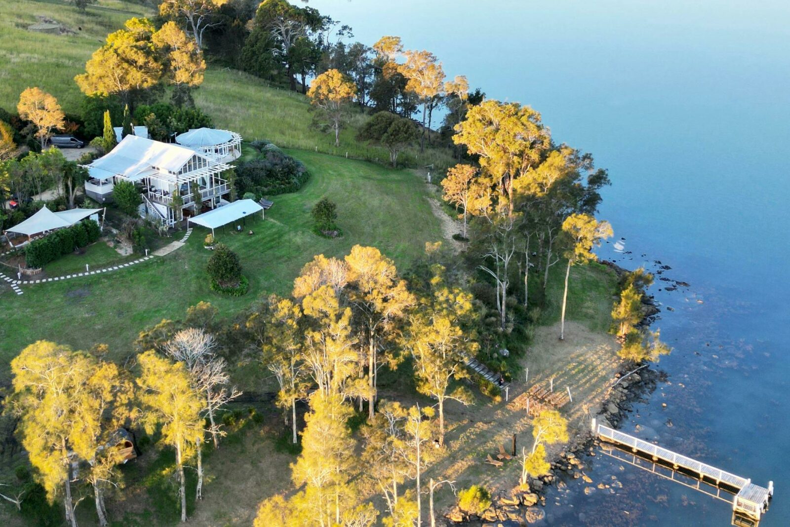 Magnificent 200m Lake front peninsula on Wallis Lake.