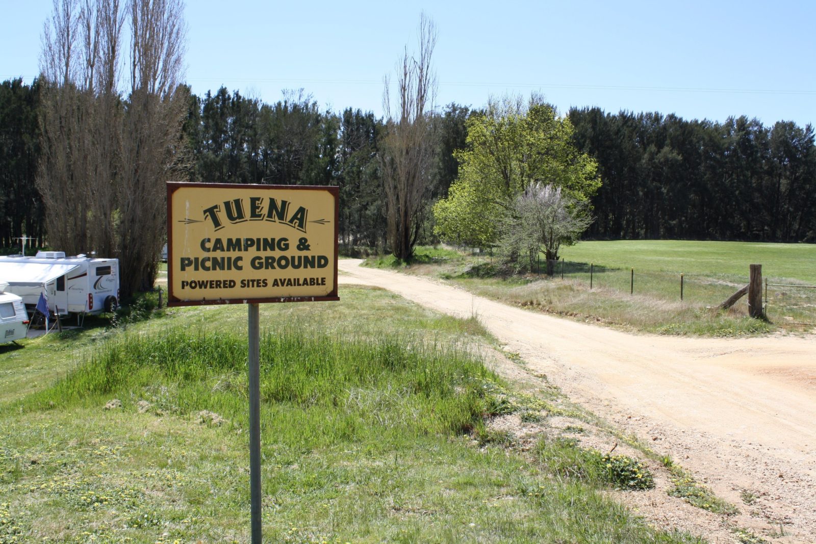 sign for camping and picnic grounds