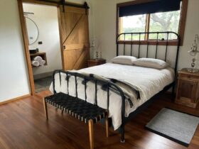 Queen Bed - Studio