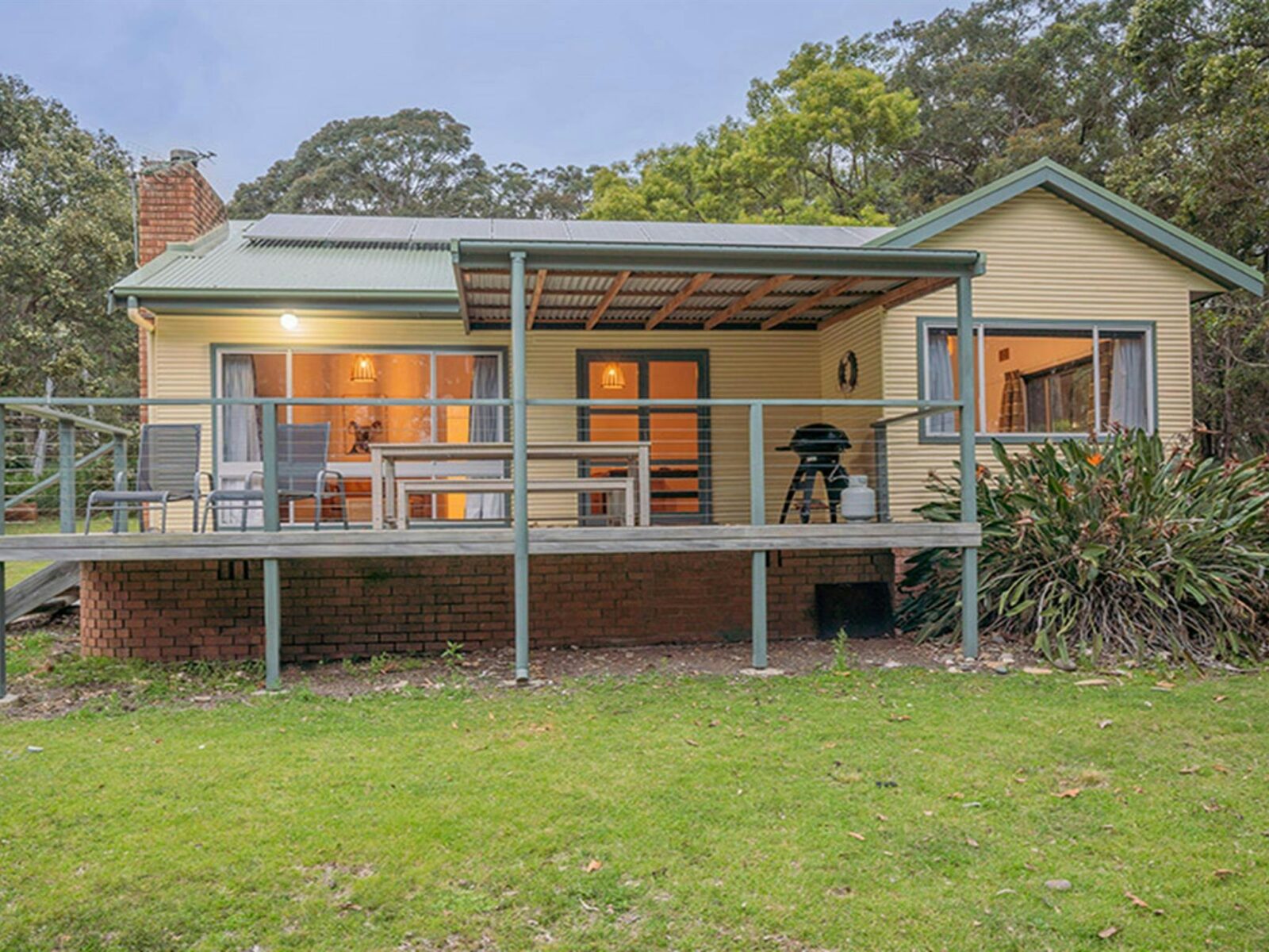 The exterior of Yellow Rock Beach House in Murramarang National Park. Photo: John Spencer ©