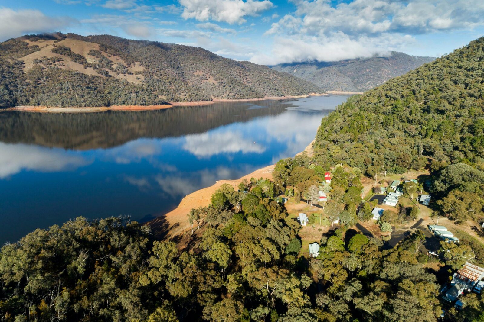 Burrinjuck Waters