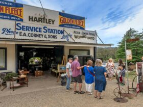 Visitors outside Gold Rush Antiques, Hartley Historic Site, near Lithgow. Credit: John Spencer