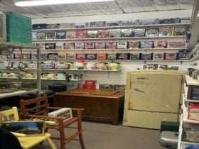 Image of Anzac biscuits tins on display at Manellae collectables Manilla