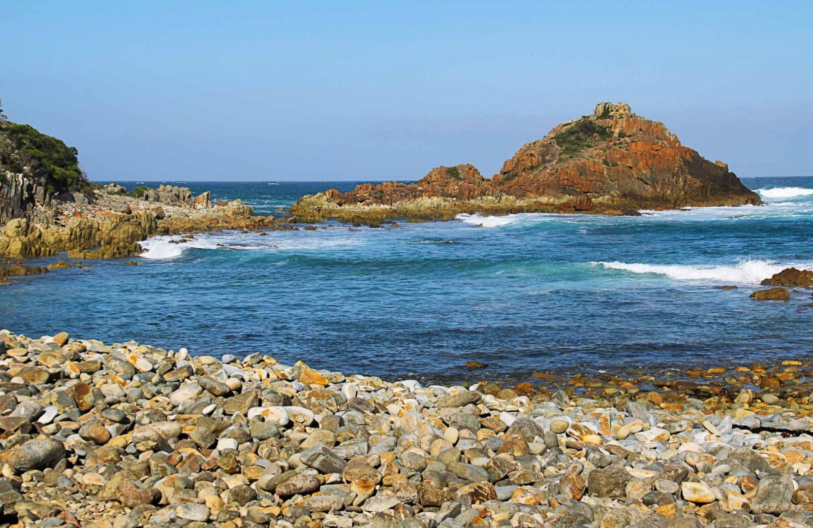Mimosa Rocks walk, Mimosa Rocks National Park. Photo: John Yurasek Copyright: NSW Government