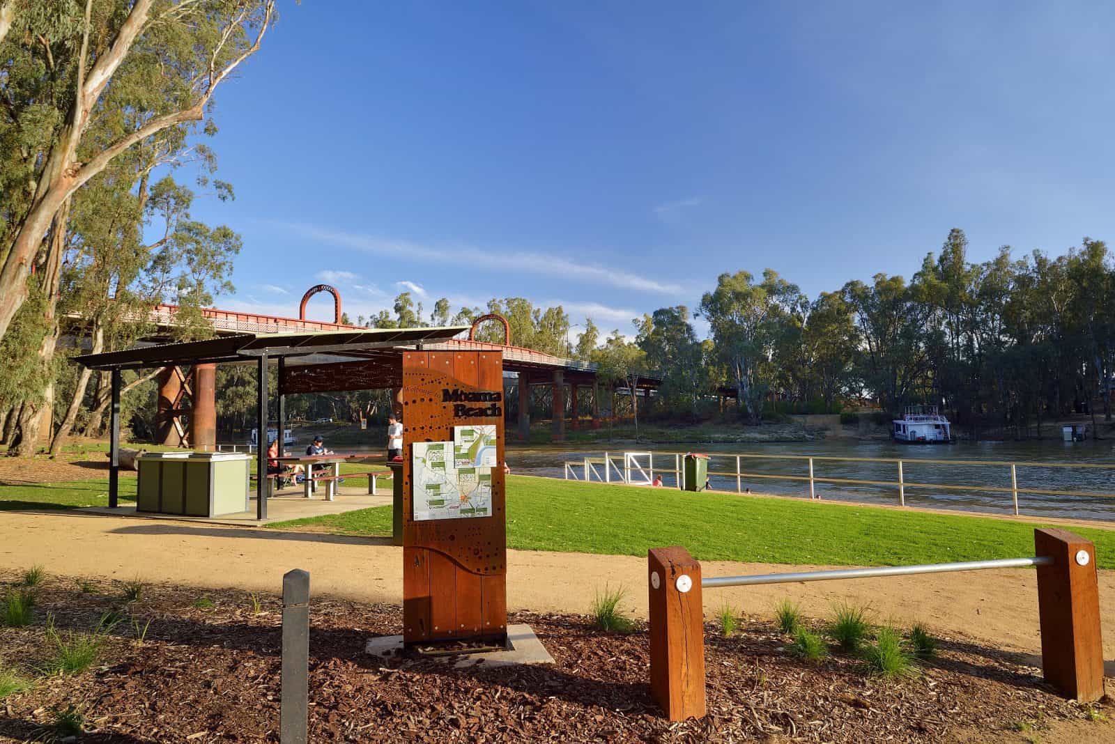 Moama Beach view from carpark
