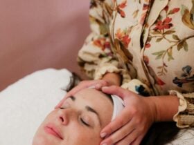 facial hands beauty