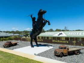 14m High Stockman Horse and Rider