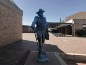 Tanya Bartlett's bronze sculpture 'The Pioneer' depicts Benjamin Singleton, a tribute to Singleton's
