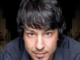 ARJ BARKER - comedian