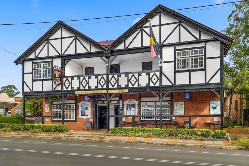 Jamberoo Pub Front