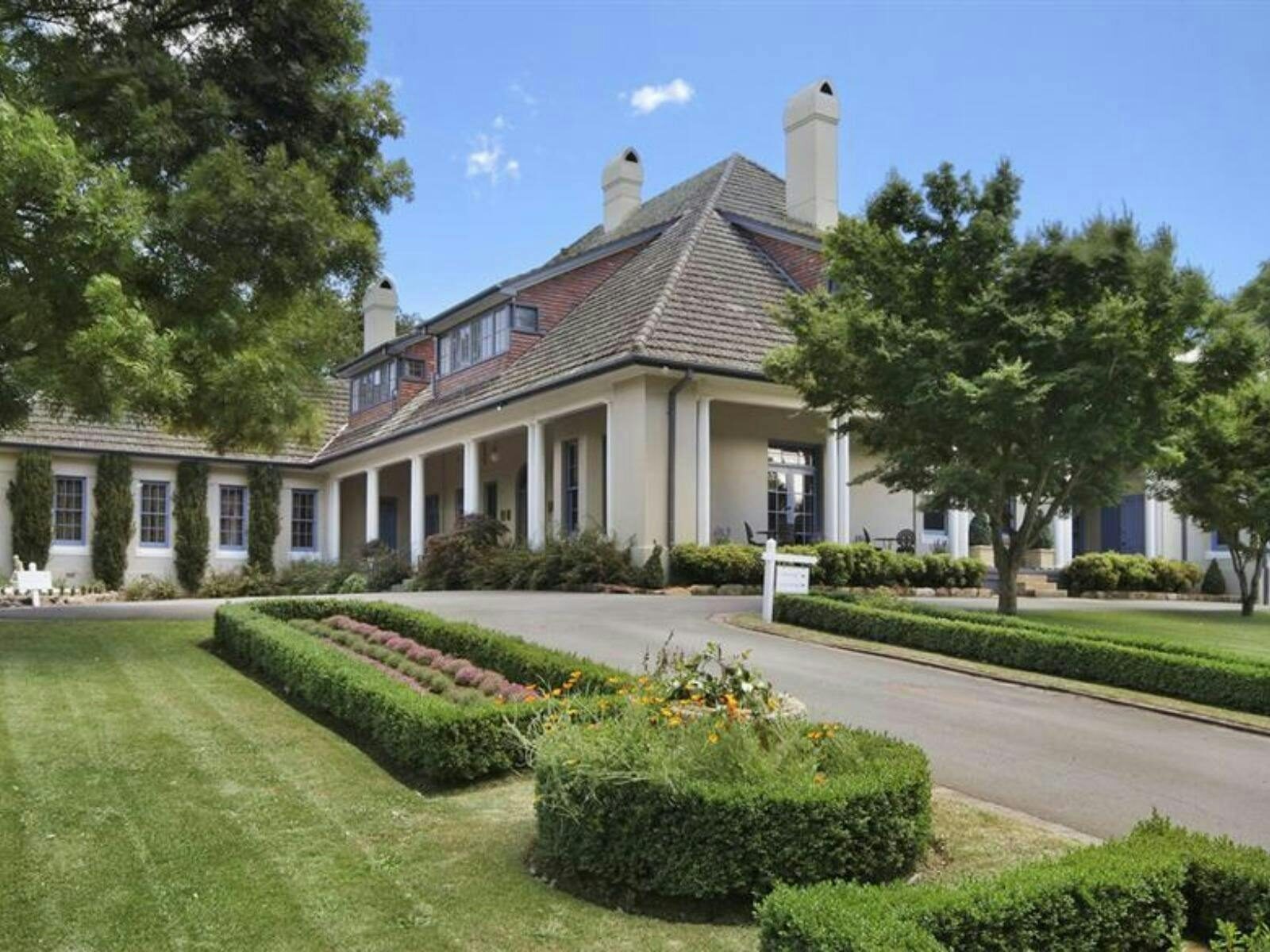 Peppers Manor House