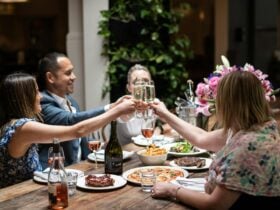 Cheersing Melbourne Cup